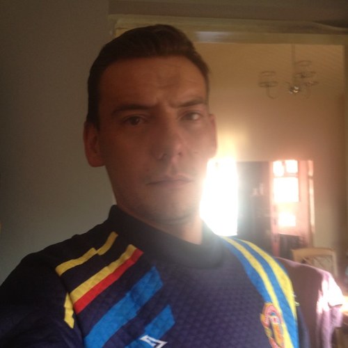 31 Year Old from Salford,RedArmyFanzine writer, Manchester is Red, Stockport is definitely Blue. SAF is God so is Cantona