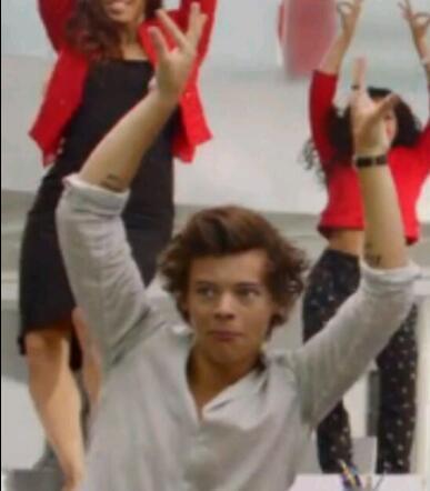 i hate you all. bye. but Pizza Hut follows !~$$thug life$$~! Pathetic Larry shipper o o p s Shiza means shit in German.