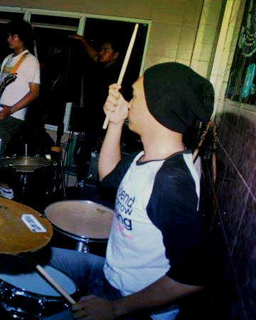Tukang bedug nya @FQ_HC sama @BeforeTodayROCK juga kadang2 | bekerja untuk boss | rendah hati | sayang mama papa | katanya pandai juga.