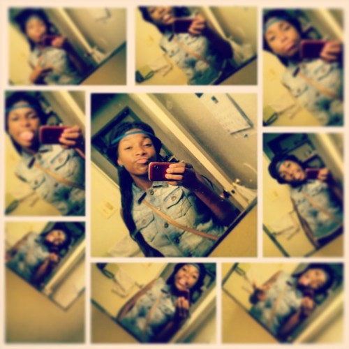 Juss knoee i keep it trill with everybody &&i dnt bite mhii tonque fo nobody soo do mhee ah favor && tap dat follow botton!!