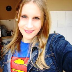 Aquariana, estudante de biomedicina , fa de harry potter e the walking dead ♥