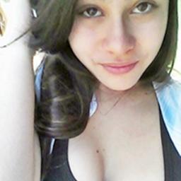 Apaixonada por Jesus; Chocolatra; São paulina eternamente; Ama familia e amiigos; Completamente locca por Restart; E maluca poor natureza ;)