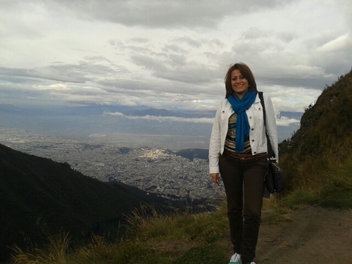 Administradora, microfinanciera, corredora y salsera.