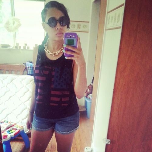 Carters Mommmy :) 
Instagram : BreeeLynnnn