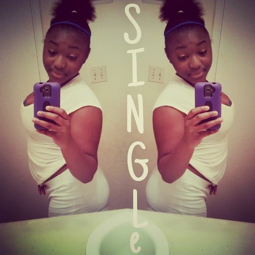 I Play Basketball , l'm Funny , Nice , Cool Too Chill W/ & I'm Single !!