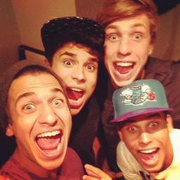 'O tempo passa eu não entendo como é fácil te encontrar ' since:22/07/2013 Dona:@irene_malik1 e @Best_SongEver  fco: @Always1DandP9 @_PrincipePeLu