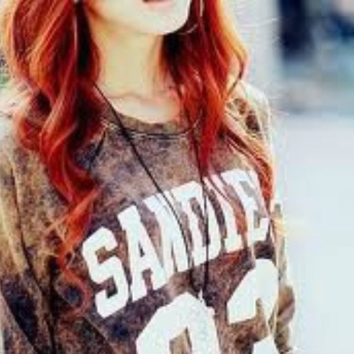 18. Reir como una subnormal como forma de vida. Soy retrasada pero me da igual porque ante todo princesa. Libros. Música como solución a todo.