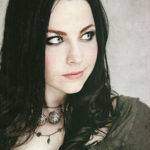 My names Roxy, i come fromh the underworld, but that doesnt make me mean, im nice. *smiles* #Taken by the love of my life @_Tony___Stark_ ❤ i love him so much!