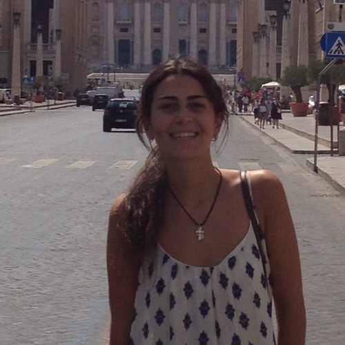 Una sonrisa y una mirada antes que cientos de palabras.