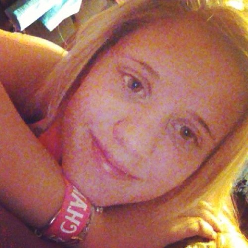 You want to know about me.? Well, i follow everyone. I LOVE softball. And that's all you need to know. Byee.!(: