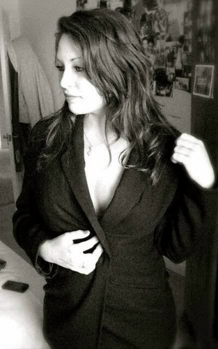 laulastone's profile picture. love, laugh, dance