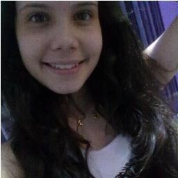 ariana, timida, amigos, família, deus, musica, um pouco ciumenta...