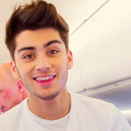 Name Manal I'm a Muslim and thankfully I live in Riyadh, Saudi Arabia and loved the band 1D