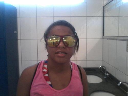 Seja humilde, pois, até o sol com toda sua grandeza se põe e deixa a lua brilhar. -Bob Marley
