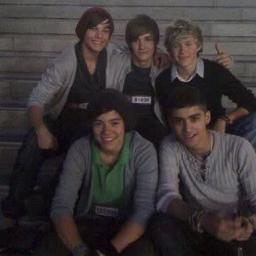 name is Eva, I'm directioner,  zayn malik , niall horan, harry styles, liam payne and louis tomlinson☺ please follow me☺