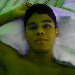 Um little monster sonhador, que busca viver cada dia como se fosse o último. Fama me aguarde!!!! Deus sempre :D