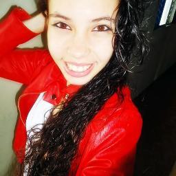 Posso me decepcionar, chorar, sofrer, mas o sorriso vai continuar no meu rosto. Não vou te dar o gostinho de me ver na pior .   http://t.co/61wcGHns