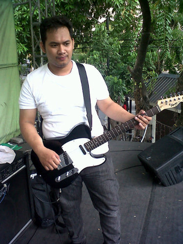 difanHsb's profile picture. Just an ordinary man who trapped on music