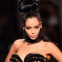Instagram : nabillaofficiel. #TeamNabilla ❤