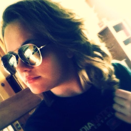i'm 15. i play 5 instuments, sing, dance, and into sports. And i love hunting, mudding, and skateborading :) . BIG One Direction Fan :)