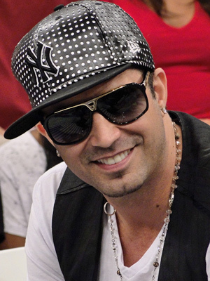 fc do maior showman do brasil e do gusttavo lima
seguido pelo latino desde 24 de julho de 2013