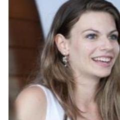 Te amaria noite e dia, olharia todos os dias você dormir. Passaria horas, observando o seu sorriso. E acredite, nunca enjoaria.