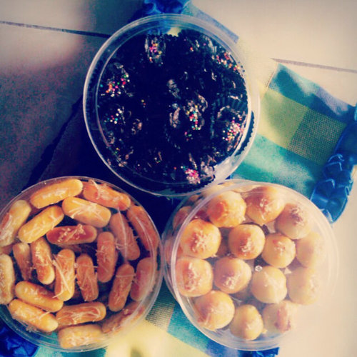 This is home made industry! Owner by @annahsnh, menyediakan kue kering yg enak2, Order, antar, ambil, lihat pembuatan silahkan di Dapur Glory;)lets order guys!!