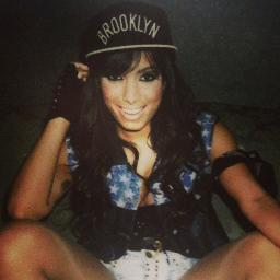 Bio é vida? Ok. Minha Bio é a Anitta e venha o que vier eu voou estar pra sempre com vc Anitta até depois do fim !