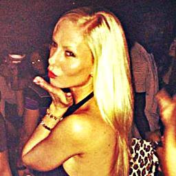 Sarcastic. Day dreamer. Old soul. Lover of food. Sagittarius. Fashion addict. Music obsessed & self-proclaimed connoisseur.