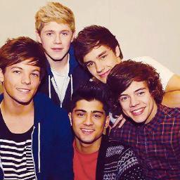 Emms Hola ;) me llamo samay*-* soy directioner, Lovatic 3 I love Nicki Minaj Its My Idol Whit One Direction
Hi , My Name Is Samay, I'M Directioner and Lovatic