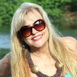 Publicitária-Relações Públicas-Assessora de Imprensa e de Eventos- Editora de Revistas de Medicina- Odontologia e Infantil
