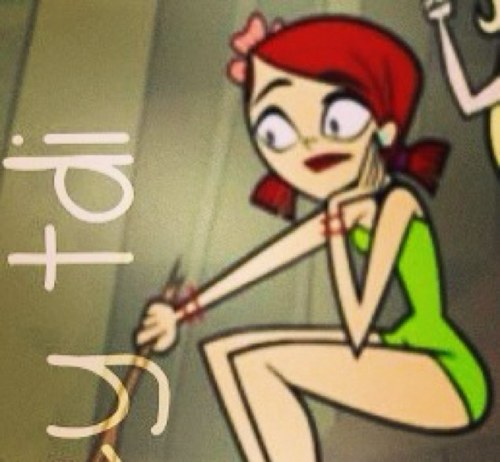 Hi everyone,My name is Zoey,and i live in a town with jocks.I came 3rd place in total drama revenge of the island.I'm crushing on Mike. #Tdroti #RP #Sngle