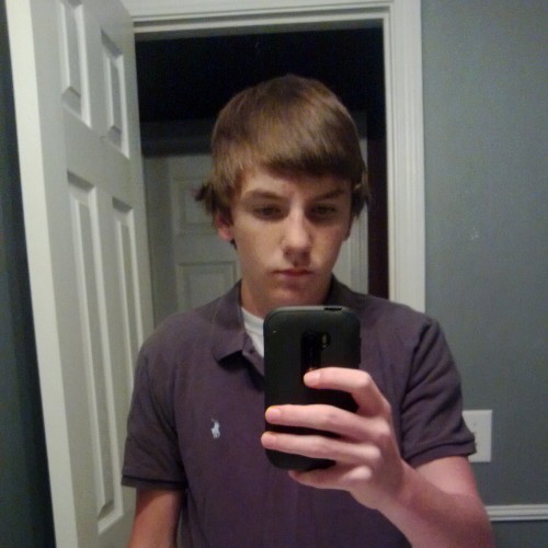 I'm a 16 year old from Athens Georgia that loves to play Ps3! If you wanna play add Weemanscott_97!!