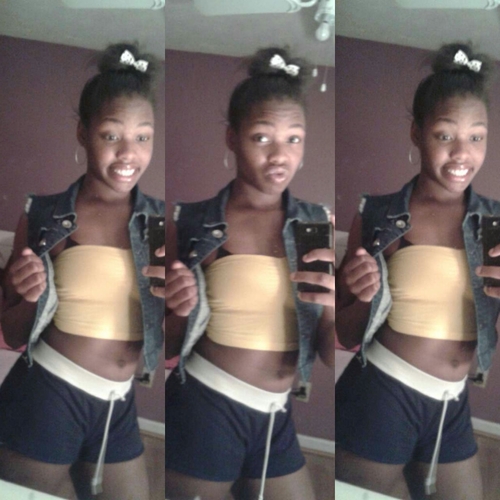 Im Crushinq On One, Likinqq One, Talkinqq To One, Ion Want NOBODY Else But One. This Is My Story && Im Stickinqq To It. ♥