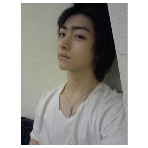 :คิมฮยอนอิล♡ คิมเรย์ซีคราวน์ ถึงหน้าไม่เหมือนณเดชน์แต่ไม่ปฏิเสธว่าหน้าคล้ายบอกเลย ::แพนด้ายักษ์♥ @zitao_wolf[0407] #ฟอลแบคบอท [130613] #pspoison #ผมมีพิษ