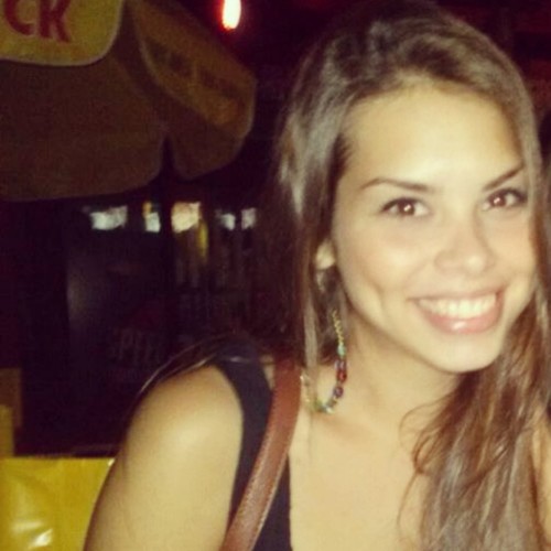 Estudiante de Actuación-Acting student.
Actriz/Actress.