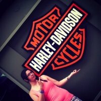 Val (@valeriesueann) 's Twitter Profile