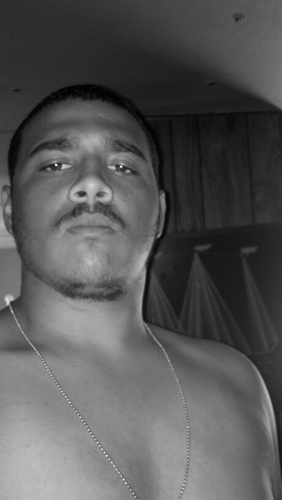 im a kool guy hmu if u wanna knw more about me dnt b skared 2 do so