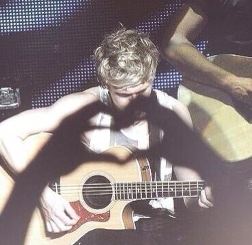 221BHORAN's profile picture. @sherlockniall