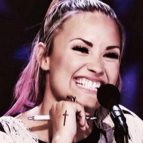 i love @ddlovato. saw demetria 3/20/13 “I'm not the broken girl I used to be.”