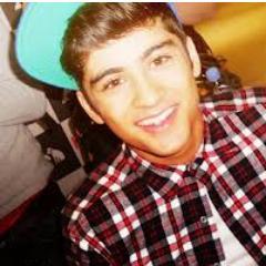 Hi my name is Stella...I love One Direction...! Zayn Malik...!