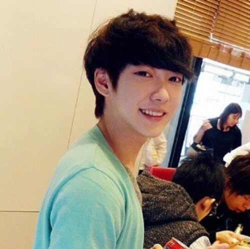 Hi everyone! I'm Ming,bot from I'm not & you don't. Nice to meet you :)