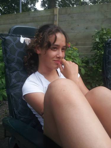 Heey ik ben masija 15 jaar woon in groningen en zit in de 3e van t LVG Lovemyfamilyandfriends3