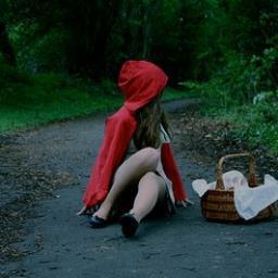 Sognare non è da bambini è da persone adulte che ancora credano alle favole.





@alice_luraghi_