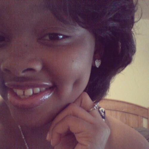 Im a carmel cutie , 5'1 . . . I'm the nicest pretty girl you'll ever meet ! sixx/fourteen/foreverr . follow me on ig @___erinnnnn ( 4underscores) Classy♥