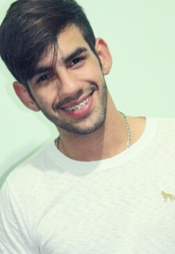 ★★
Apenas viva. Não se preocupe tanto com que os outros falam de você * 
Eu não to nem ai  pra  vc , PNC !