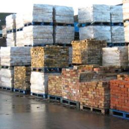 We have a huge range of
building materials from old floor boards, to vintage sinks, fireplaces,
decorative doors, reclaimed bricks, slates, cobbles and kerbs.