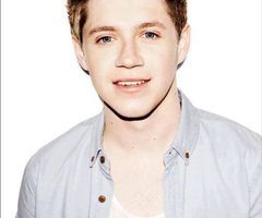 Hey my name is Agnès im french  Directioner,Lovatic and Swiftie :)