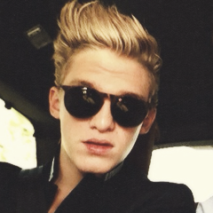 {You make the world (or at least my world) easier @CodySimpson} | ÁGBCCMDFDlF |