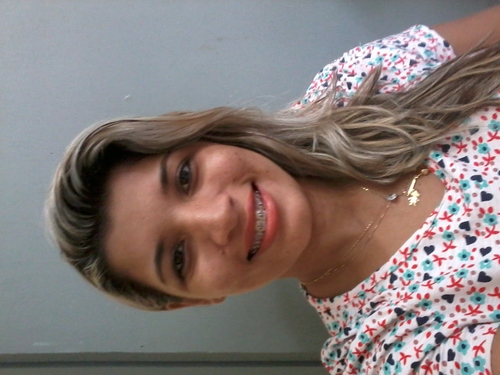 Superar é preciso. Seguir em frente é essencial. Olhar pra trás é perda de tempo. Passado se fosse bom era presente.